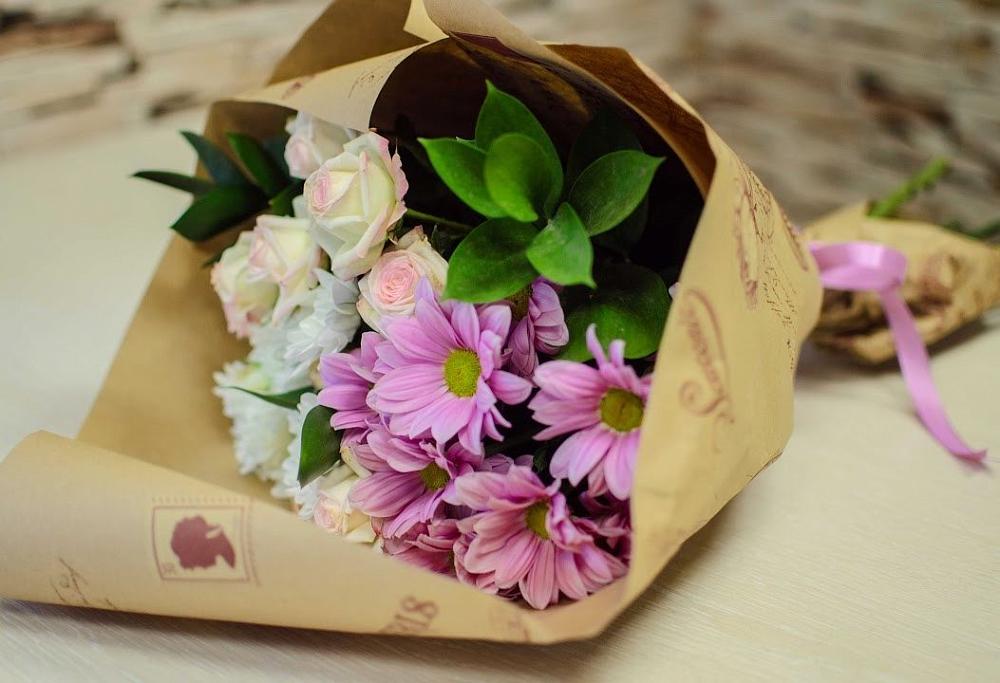 Букет цветов из: Розы и Хризантемы в Белиджи