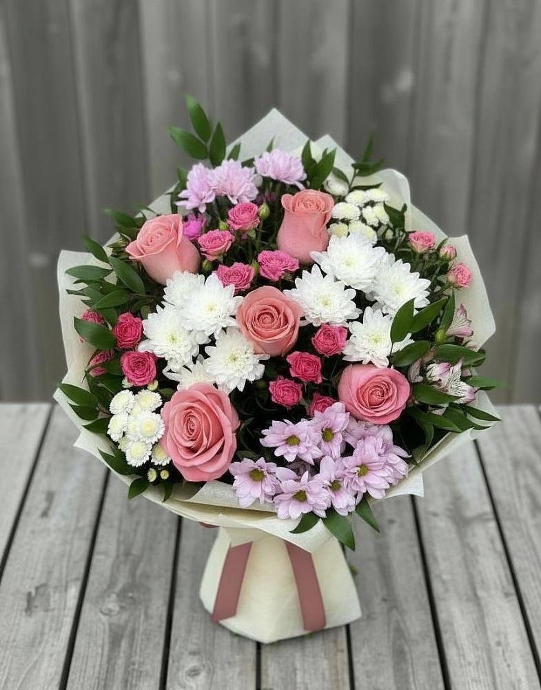 Букет цветов из: Альстромерии, Гвоздики, Розы и Хризантемы в Белиджи
