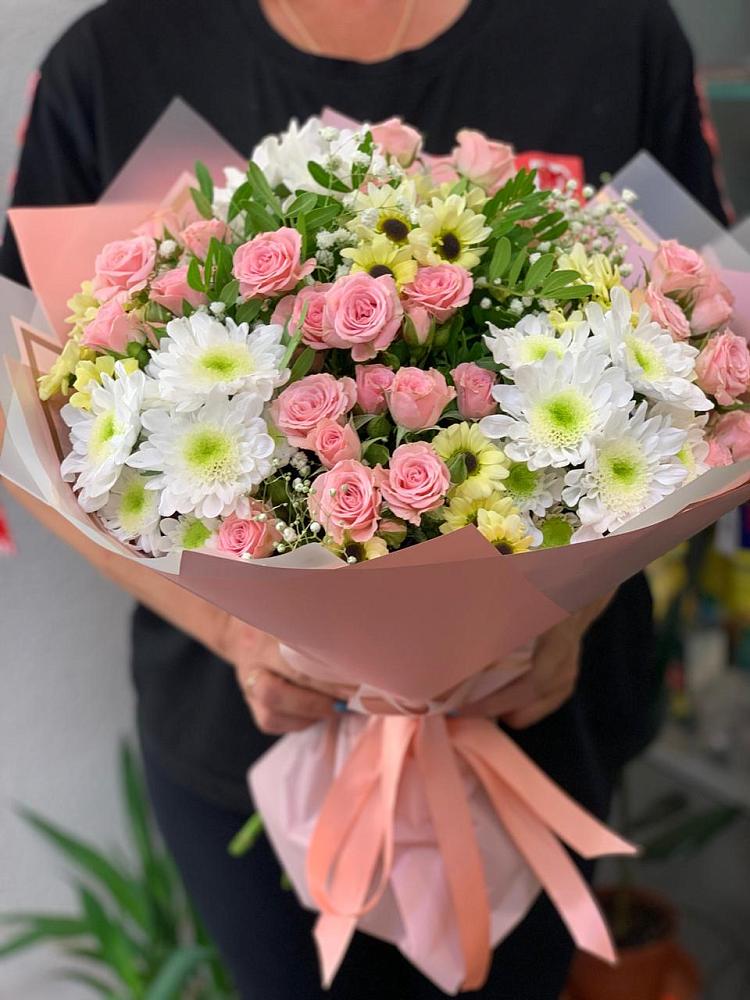 Букет цветов из: Розы и Хризантемы в Белиджи