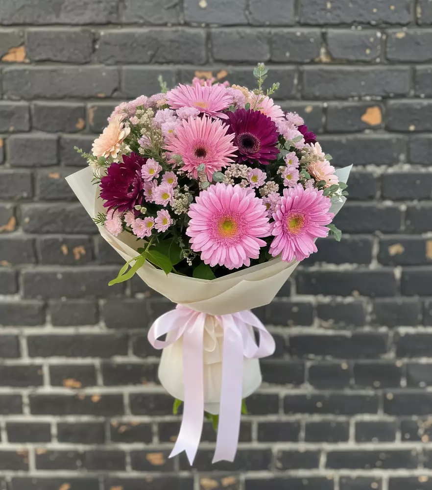 Букет цветов из: Герберы и Хризантемы в Белиджи