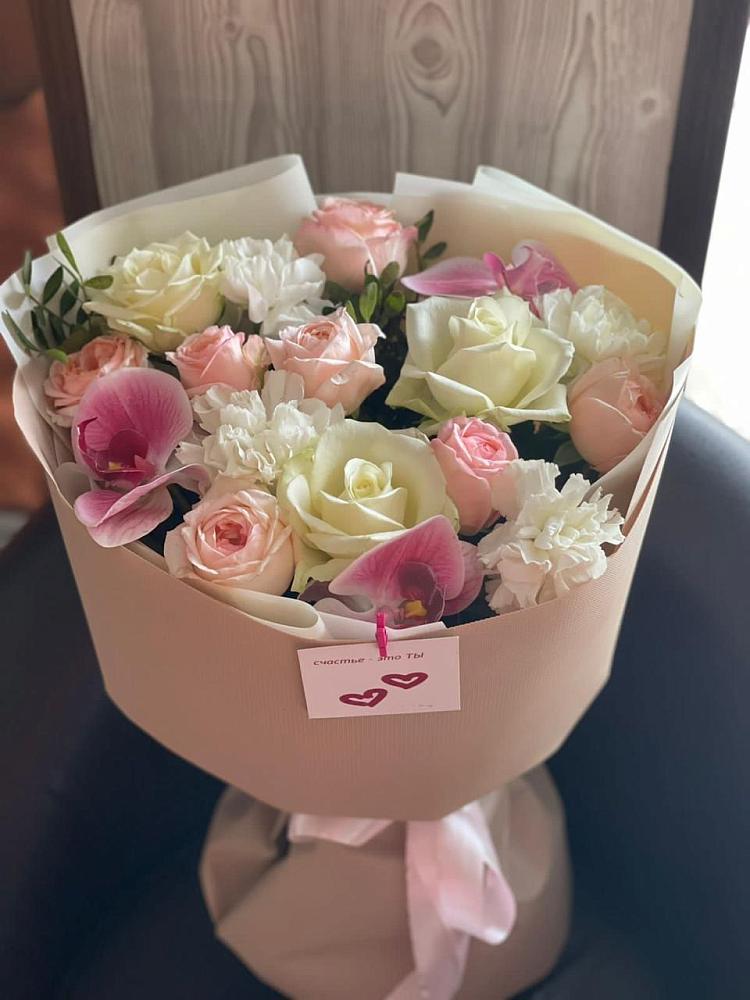 Букет цветов из: Орхидеи, Розы и Гвоздики в Белиджи