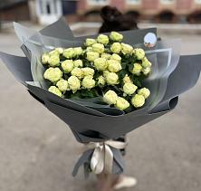 Букет Белые кустовые розы Солинеро в Белиджи