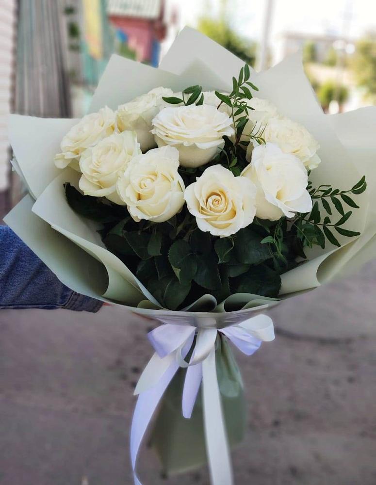 Букет Белые розы Проуд в Белиджи