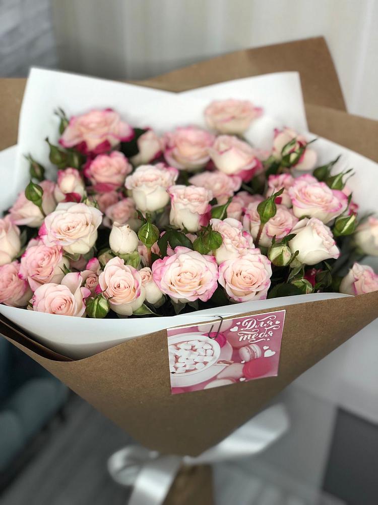 Букет цветов из: Розы в Белиджи