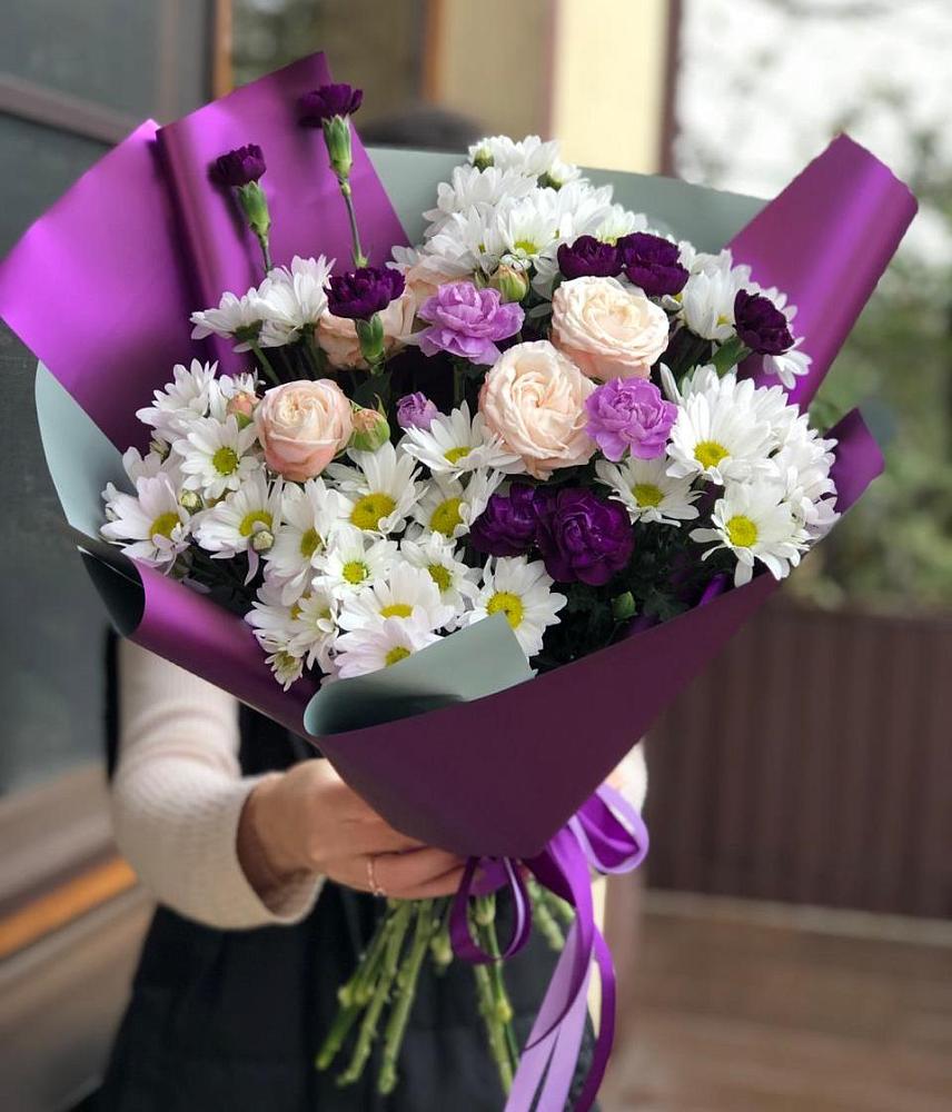 Букет цветов из: Хризантемы, Гвоздики и Розы в Белиджи