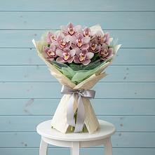 Букет цветов из:  Орхидеи и Розы #REPLACE_PRED# Белиджи