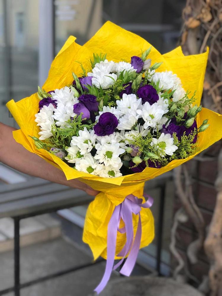 Букет цветов из: Ирисы, Хризантемы и Ромашки в Белиджи