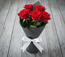 Букет 5 Красных роз Эдлесс Лав в Белиджи