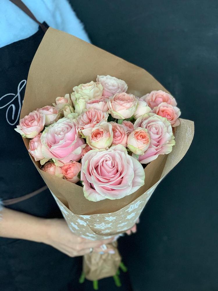 Букет цветов из: Хризантемы и Розы в Белиджи