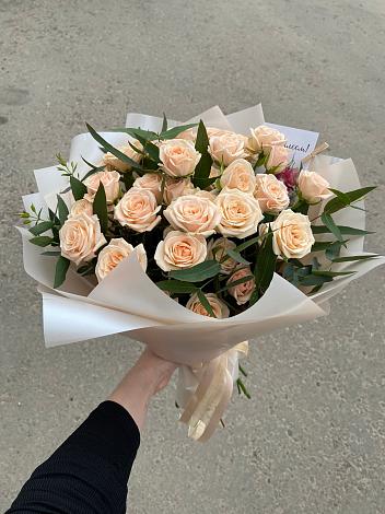 Букет Кремовые розы Латте в Белиджи