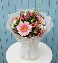 Букет цветов из:  Герберы, Альстромерии и Лизиантусы в Белиджи