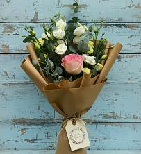 Букет цветов из:  Розы и Лизиантусы в Белиджи