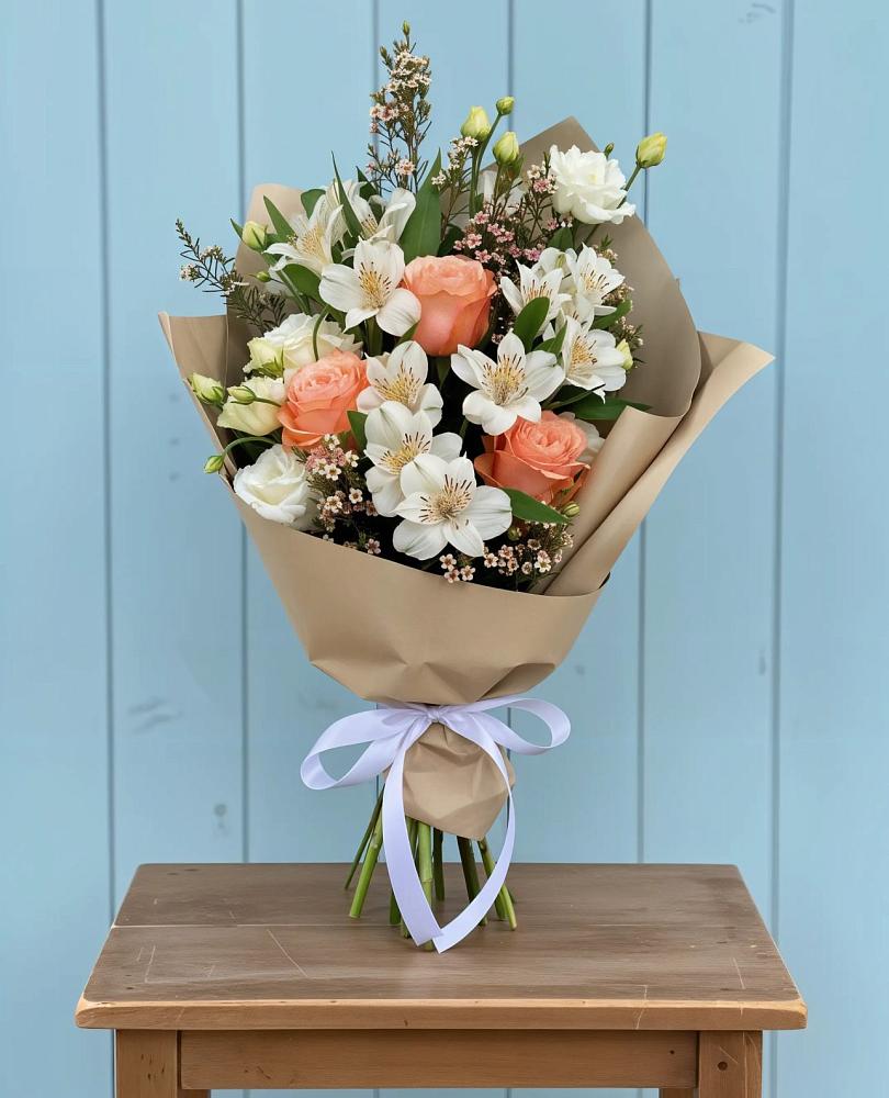 Букет цветов из: Альстромерии, Лизиантусы, Розы и Хризантемы в Белиджи